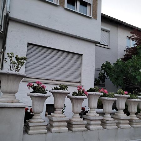 Monteur-, Ferienwohnung Mit Balkon In Hanau Bei Frankfurt Und Aschaffenburg Bagian luar foto